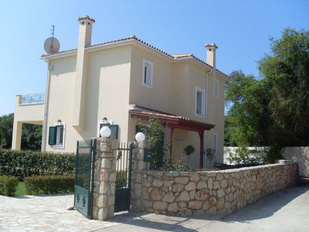 Villa Amelia Metaxata Экстерьер фото