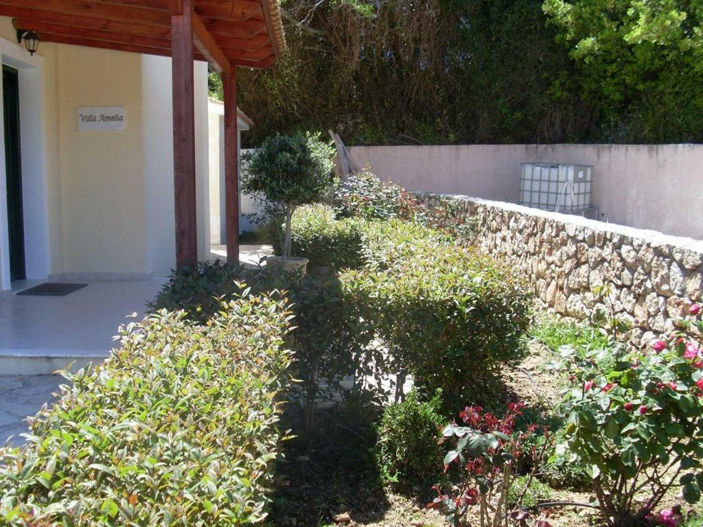 Villa Amelia Metaxata Экстерьер фото